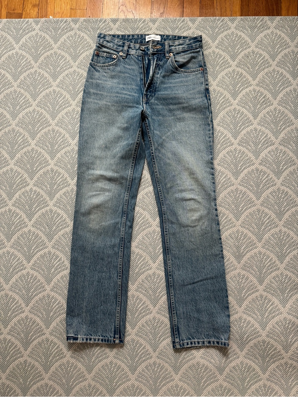 Zara Straight Leg Jeans in Blue Size 6